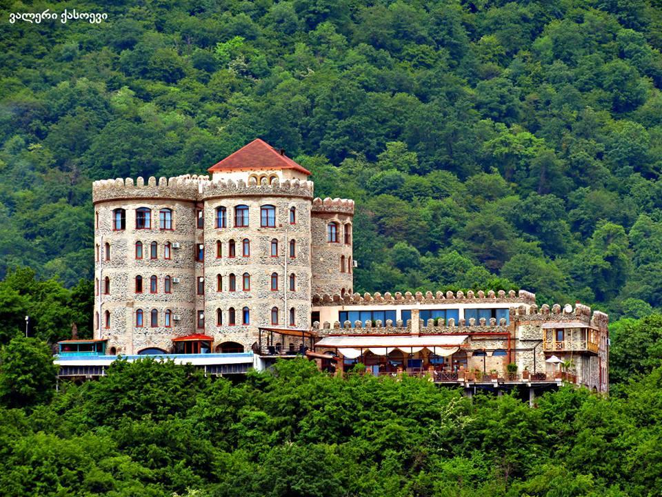 Отель Royal Batoni Кварели Экстерьер фото